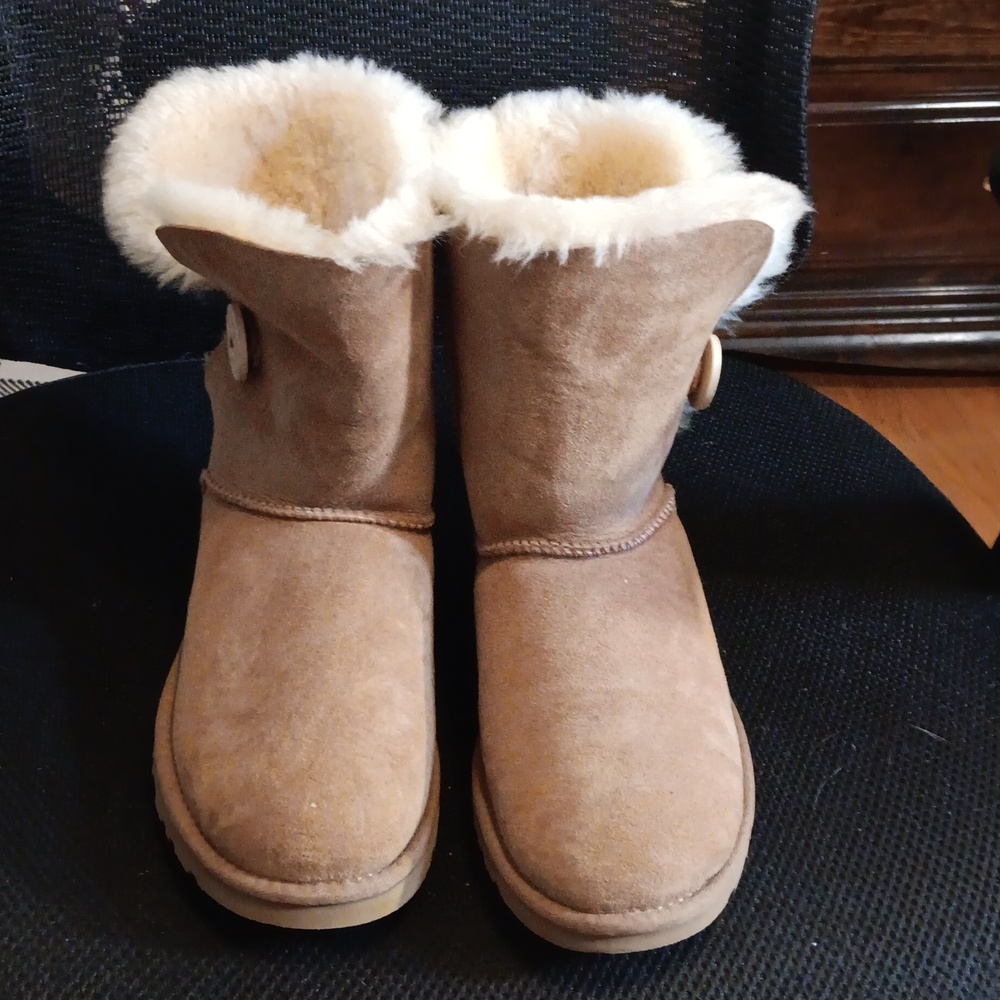 Ugg